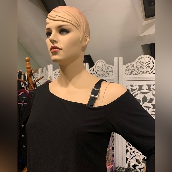 Igigi Slinky Black Top Plus 3X Single Strap Buckle Cold Shoulder Long Sleeve NWT - Picture 3 of 11